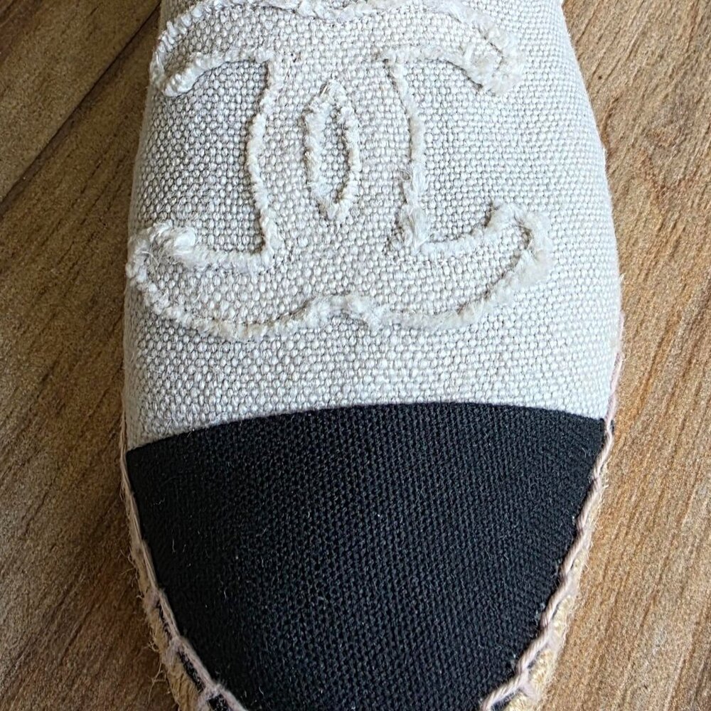 CHANEL Espadrilles Black-White Denim Slip-on Shoes Eur. 39 - Picture 5 of 16